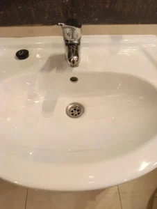 Umywalka po sprzątaniu